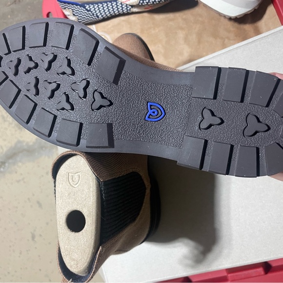 Rothy's Tan Ankle Boots - NWT - Picture 2 of 3